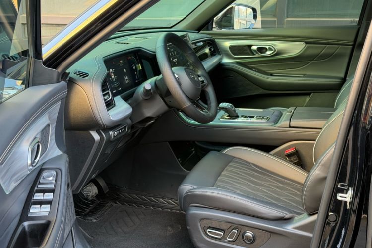 Used GAC Trumpchi GS8 2025 Linghang Series 2.0 TGDI Two-Wheel-Drive Luxury Edition 5 Seats Interior 3