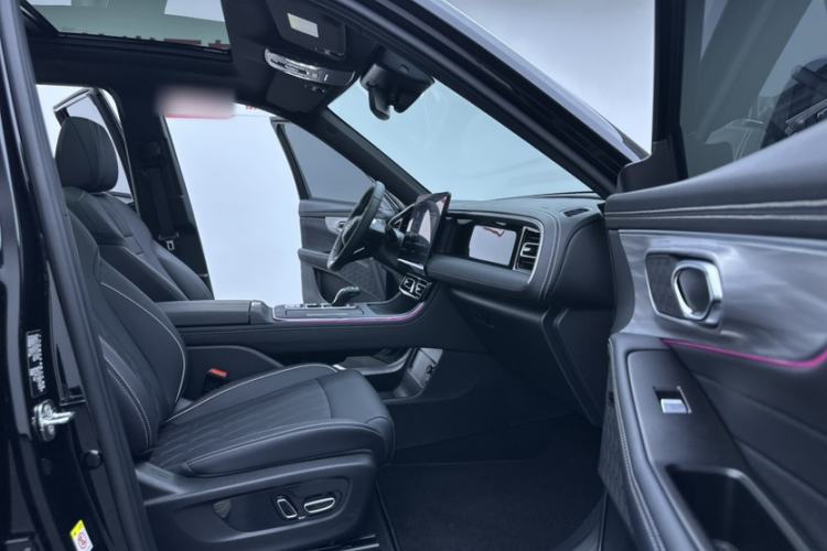 Used GAC Trumpchi GS8 2025 Linghang Series 2.0 TGDI Two-Wheel-Drive Luxury Edition 5 Seats Interior 4