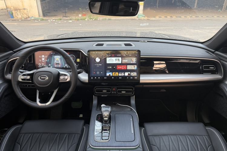Used GAC Trumpchi GS8 2025 Linghang Series 2.0 TGDI Two-Wheel-Drive Luxury Edition 5 Seats Interior 4