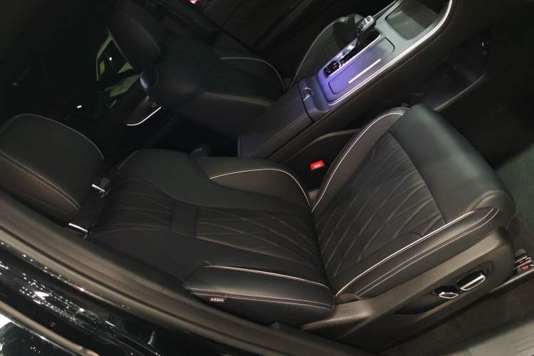 Used GAC Trumpchi GS8 2025 Linghang Series 2.0 TGDI Two-Wheel-Drive Luxury Edition 5 Seats Interior 7