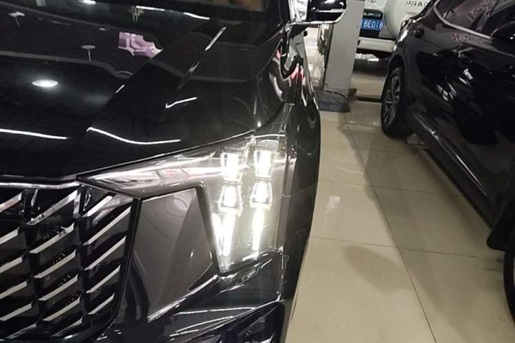 Used GAC Trumpchi GS8 2025 Linghang Series 2.0 TGDI Two-Wheel-Drive Luxury Edition 5 Seats Left Front Headlight