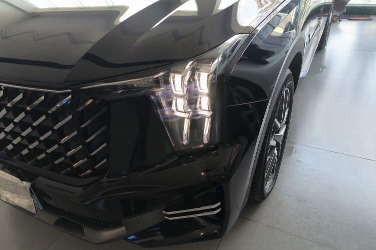 Used GAC Trumpchi GS8 2025 Linghang Series 2.0 TGDI Two-Wheel-Drive Luxury Edition 5 Seats Left Front Headlight