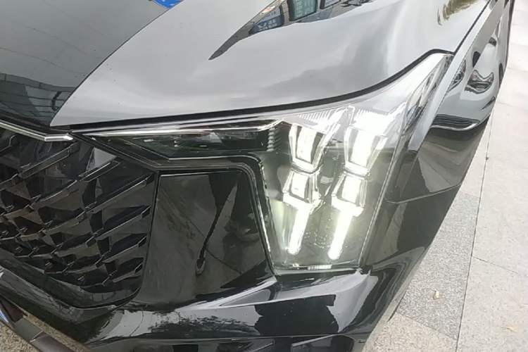 Used GAC Trumpchi GS8 2025 Linghang Series 2.0 TGDI Two-Wheel-Drive Luxury Edition 5 Seats Left Front Headlight