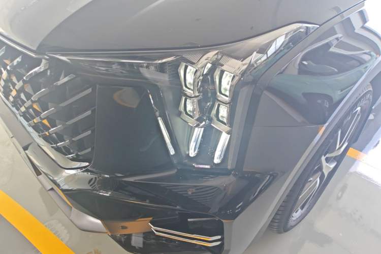 Used GAC Trumpchi GS8 2025 Linghang Series 2.0 TGDI Four-Wheel-Drive Luxury Edition 5 Seats Left Front Headlight