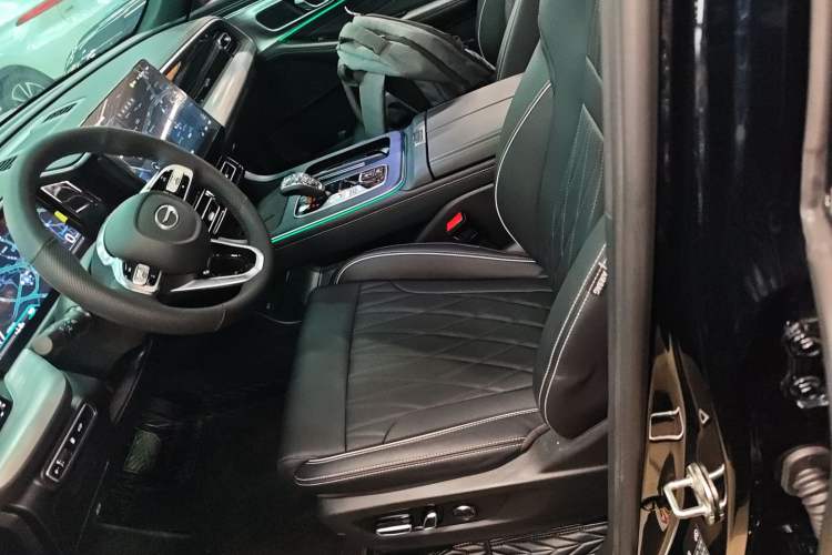 Used GAC Trumpchi GS8 2025 Linghang Series 2.0 TGDI Two-Wheel-Drive Luxury Edition 5 Seats Left Front Seat