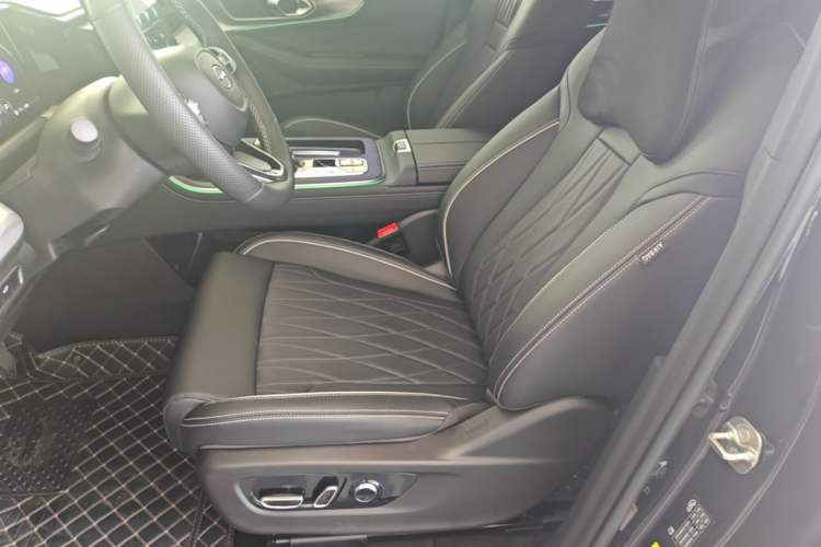 Used GAC Trumpchi GS8 2025 Linghang Series 2.0 TGDI Four-Wheel-Drive Luxury Edition 5 Seats Left Front Seat