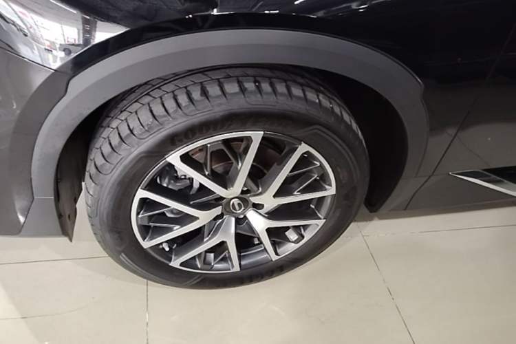 Used GAC Trumpchi GS8 2025 Linghang Series 2.0 TGDI Two-Wheel-Drive Luxury Edition 5 Seats Left Front Wheel Hub