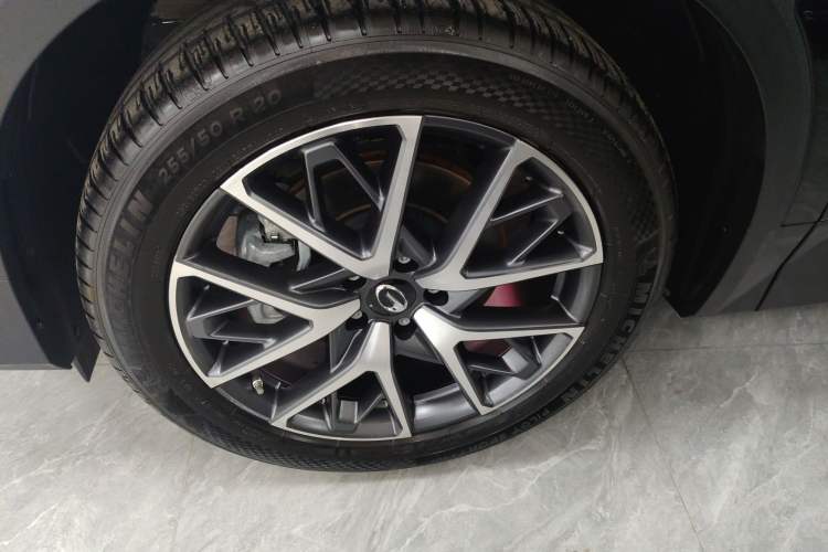 Used GAC Trumpchi GS8 2025 Linghang Series 2.0 TGDI Two-Wheel-Drive Luxury Edition 5 Seats Left Front Wheel Hub