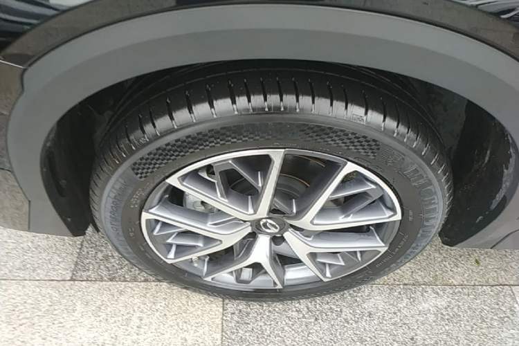 Used GAC Trumpchi GS8 2025 Linghang Series 2.0 TGDI Two-Wheel-Drive Luxury Edition 5 Seats Left Front Wheel Hub