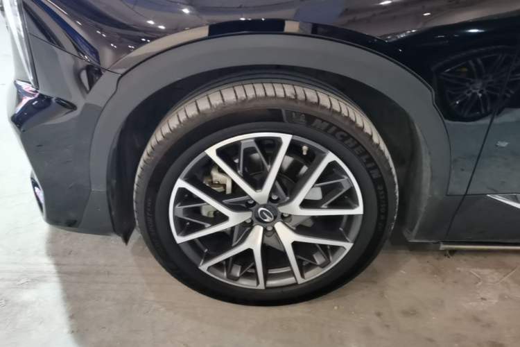 Used GAC Trumpchi GS8 2025 Linghang Series 2.0 TGDI Two-Wheel-Drive Luxury Edition 5 Seats Left Front Wheel Hub