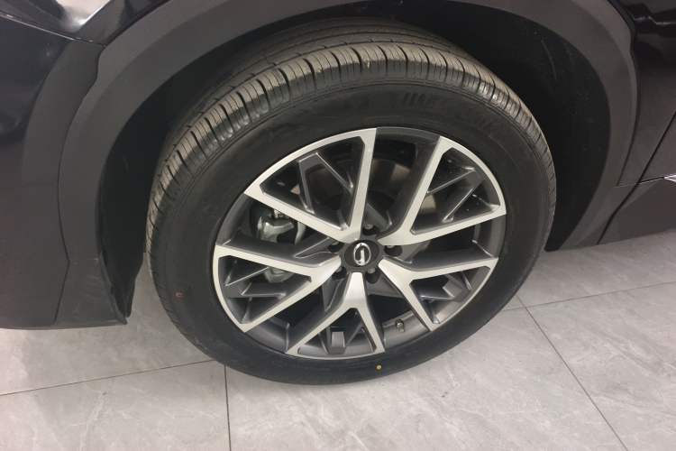 Used GAC Trumpchi GS8 2025 Linghang Series 2.0 TGDI Two-Wheel-Drive Luxury Edition 5 Seats Left Front Wheel Hub
