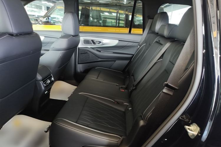 Used GAC Trumpchi GS8 2025 Linghang Series 2.0 TGDI Two-Wheel-Drive Luxury Edition 5 Seats Left Rear Seat