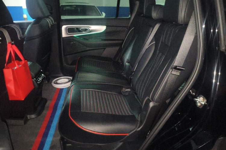 Used GAC Trumpchi GS8 2025 Linghang Series 2.0 TGDI Two-Wheel-Drive Luxury Edition 5 Seats Left Rear Seat
