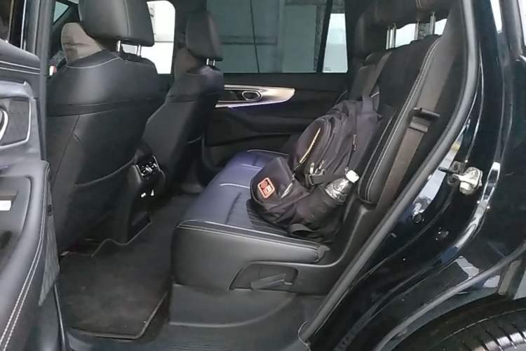 Used GAC Trumpchi GS8 2025 Linghang Series 2.0 TGDI Two-Wheel-Drive Luxury Edition 5 Seats Left Rear Seat