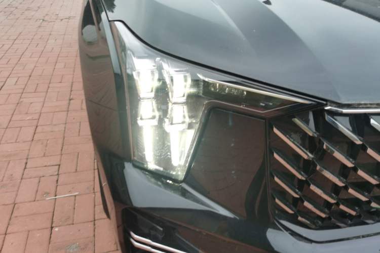Used GAC Trumpchi GS8 2025 Linghang Series 2.0 TGDI Four-Wheel-Drive Luxury Edition 5 Seats Right Front Headlight