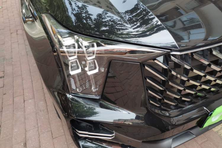 Used GAC Trumpchi GS8 2025 Linghang Series 2.0 TGDI Four-Wheel-Drive Luxury Edition 5 Seats Right Front Headlight