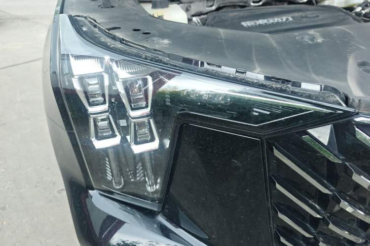 Used GAC Trumpchi GS8 2025 Linghang Series 2.0 TGDI Two-Wheel-Drive Luxury Edition 5 Seats Right Front Headlight