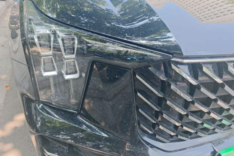 Used GAC Trumpchi GS8 2025 Linghang Series 2.0 TGDI Two-Wheel-Drive Luxury Edition 5 Seats Right Front Headlight