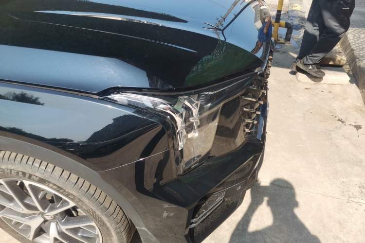 Used GAC Trumpchi GS8 2025 Linghang Series 2.0 TGDI Two-Wheel-Drive Luxury Edition 5 Seats Right Front Headlight