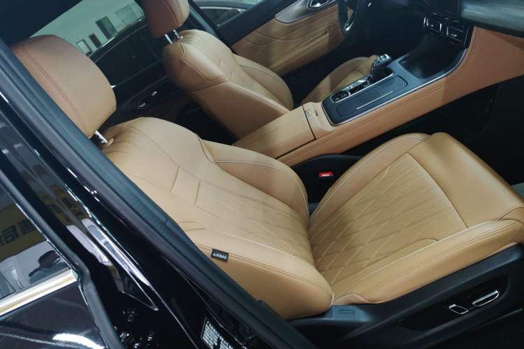 Used GAC Trumpchi GS8 2025 Linghang Series 2.0 TGDI Two-Wheel-Drive Luxury Edition 5 Seats Right Front Seat
