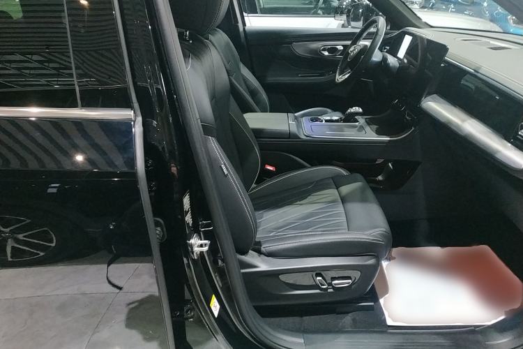 Used GAC Trumpchi GS8 2025 Linghang Series 2.0 TGDI Four-Wheel-Drive Luxury Edition 5 Seats Right Front Seat