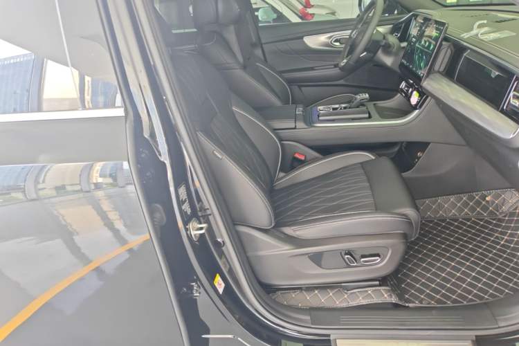 Used GAC Trumpchi GS8 2025 Linghang Series 2.0 TGDI Four-Wheel-Drive Luxury Edition 5 Seats Right Front Seat