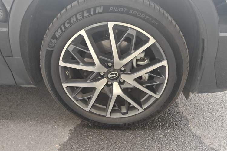 Used GAC Trumpchi GS8 2025 Linghang Series 2.0 TGDI Two-Wheel-Drive Luxury Edition 5 Seats Right Front Wheel Hub
