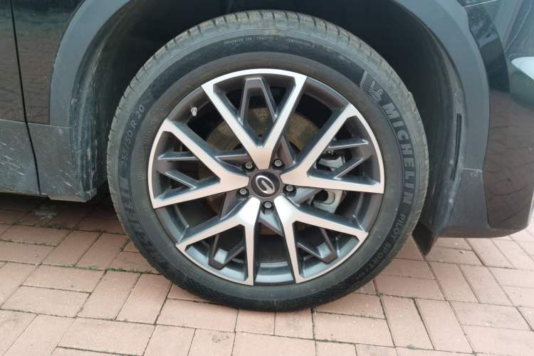 Used GAC Trumpchi GS8 2025 Linghang Series 2.0 TGDI Four-Wheel-Drive Luxury Edition 5 Seats Right Front Wheel Hub