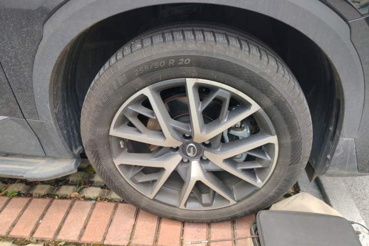 Used GAC Trumpchi GS8 2025 Linghang Series 2.0 TGDI Four-Wheel-Drive Luxury Edition 5 Seats Right Front Wheel Hub