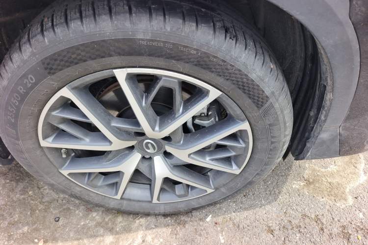 Used GAC Trumpchi GS8 2025 Linghang Series 2.0 TGDI Two-Wheel-Drive Luxury Edition 5 Seats Right Front Wheel Hub