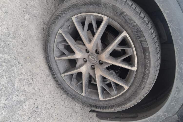 Used GAC Trumpchi GS8 2025 Linghang Series 2.0 TGDI Two-Wheel-Drive Luxury Edition 5 Seats Right Front Wheel Hub