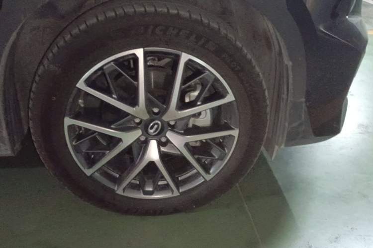 Used GAC Trumpchi GS8 2025 Linghang Series 2.0 TGDI Two-Wheel-Drive Luxury Edition 5 Seats Right Front Wheel Hub