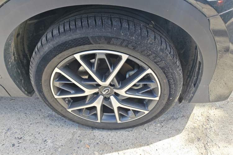 Used GAC Trumpchi GS8 2025 Linghang Series 2.0 TGDI Two-Wheel-Drive Luxury Edition 5 Seats Right Front Wheel Hub