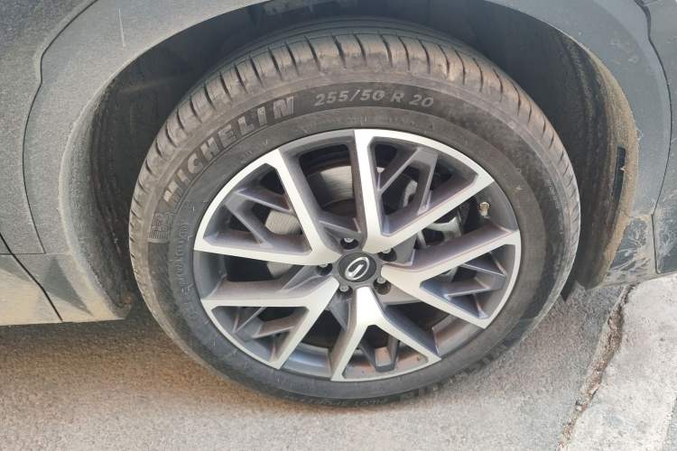 Used GAC Trumpchi GS8 2025 Linghang Series 2.0 TGDI Two-Wheel-Drive Luxury Edition 5 Seats Right Front Wheel Hub