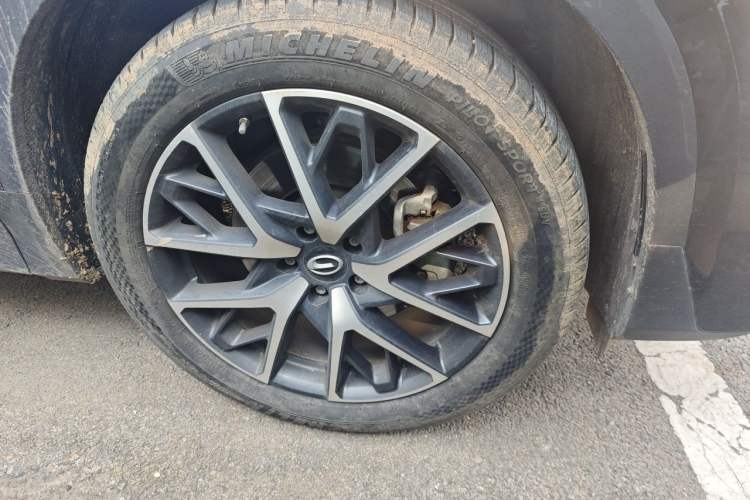 Used GAC Trumpchi GS8 2025 Linghang Series 2.0 TGDI Two-Wheel-Drive Luxury Edition 5 Seats Right Front Wheel Hub