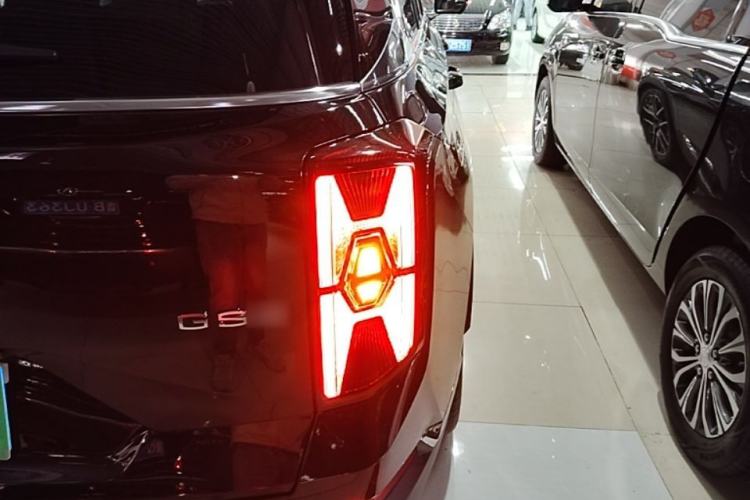 Used GAC Trumpchi GS8 2025 Linghang Series 2.0 TGDI Two-Wheel-Drive Luxury Edition 5 Seats Right Rear Taillight