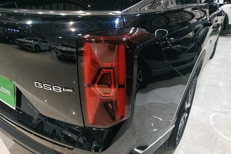 Used GAC Trumpchi GS8 2025 Linghang Series 2.0 TGDI Four-Wheel-Drive Luxury Edition 5 Seats Right Rear Taillight