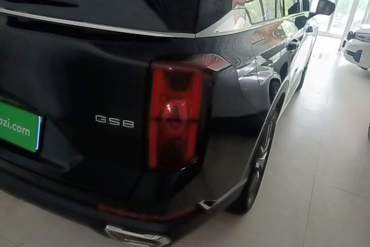 Used GAC Trumpchi GS8 2025 Linghang Series 2.0 TGDI Two-Wheel-Drive Luxury Edition 5 Seats Right Rear Taillight