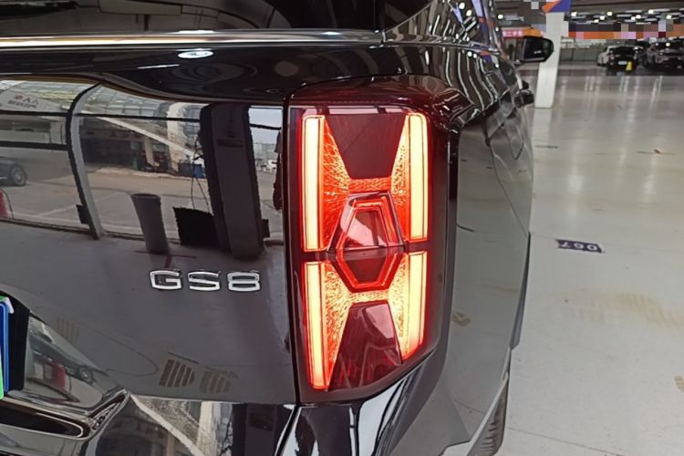 Used GAC Trumpchi GS8 2025 Linghang Series 2.0 TGDI Two-Wheel-Drive Luxury Edition 5 Seats Right Rear Taillight