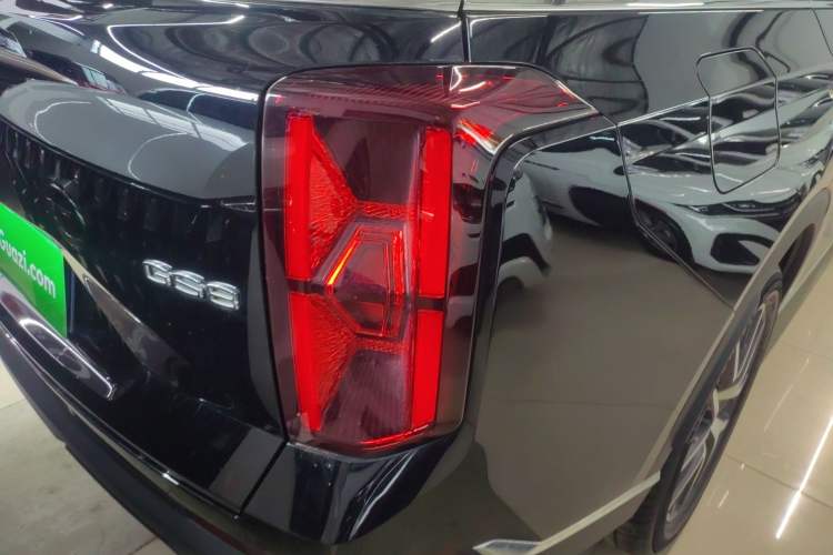 Used GAC Trumpchi GS8 2025 Linghang Series 2.0 TGDI Two-Wheel-Drive Luxury Edition 5 Seats Right Rear Taillight