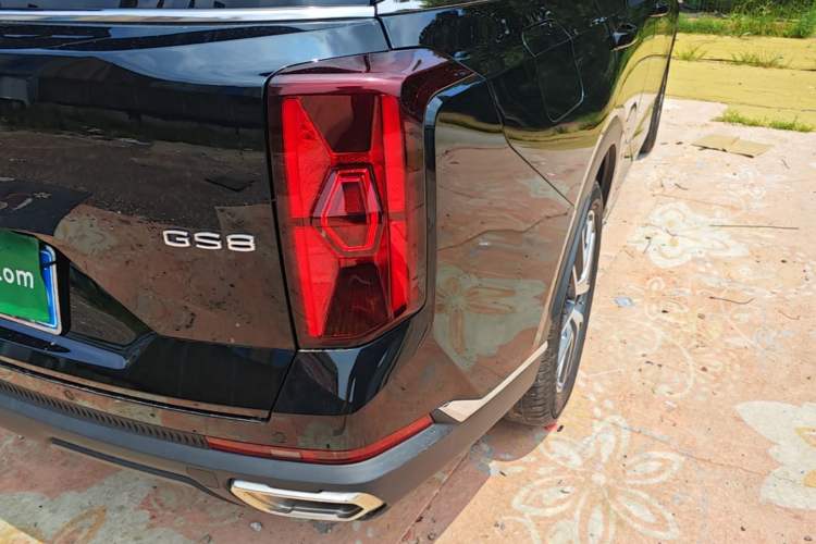 Used GAC Trumpchi GS8 2025 Linghang Series 2.0 TGDI Two-Wheel-Drive Luxury Edition 5 Seats Right Rear Taillight