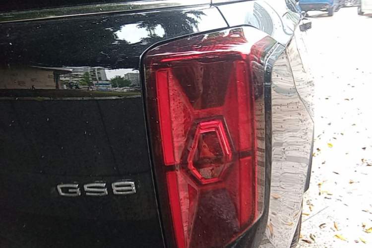Used GAC Trumpchi GS8 2025 Linghang Series 2.0 TGDI Two-Wheel-Drive Luxury Edition 5 Seats Right Rear Taillight