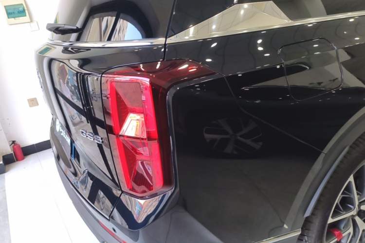 Used GAC Trumpchi GS8 2025 Linghang Series 2.0 TGDI Two-Wheel-Drive Luxury Edition 5 Seats Right Rear Taillight