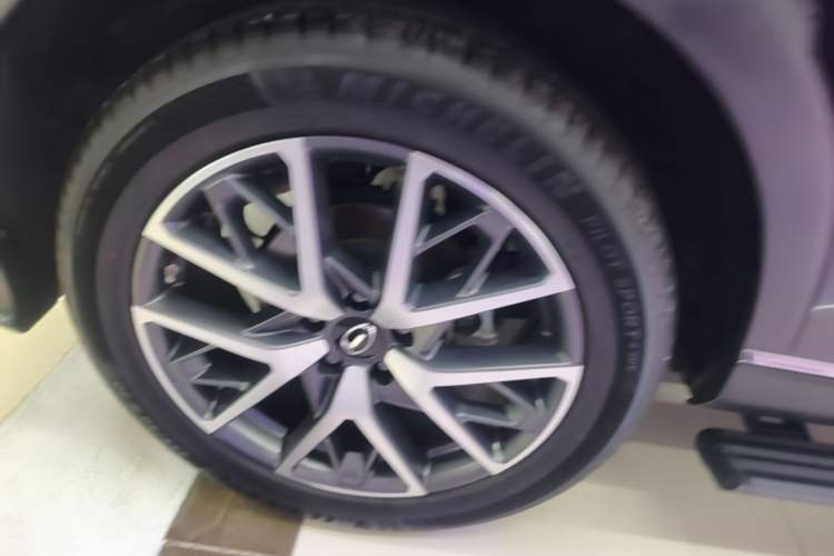 Used GAC Trumpchi GS8 2025 Linghang Series 2.0 TGDI Two-Wheel-Drive Luxury Edition 5 Seats Right Rear Wheel Hub