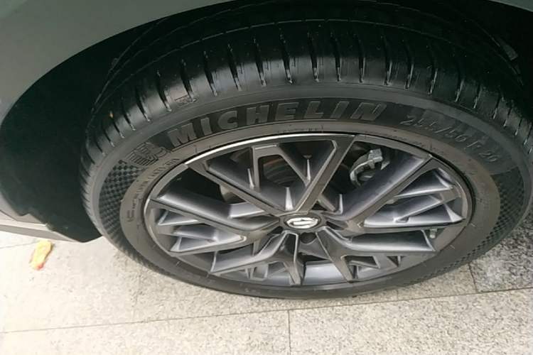 Used GAC Trumpchi GS8 2025 Linghang Series 2.0 TGDI Two-Wheel-Drive Luxury Edition 5 Seats Right Rear Wheel Hub