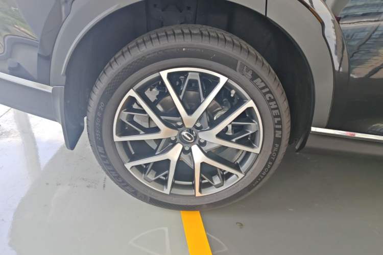 Used GAC Trumpchi GS8 2025 Linghang Series 2.0 TGDI Four-Wheel-Drive Luxury Edition 5 Seats Right Rear Wheel Hub