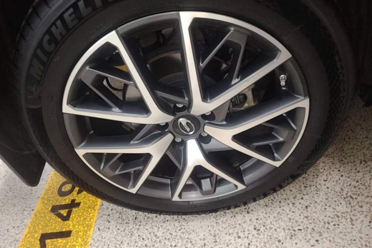 Used GAC Trumpchi GS8 2025 Linghang Series 2.0 TGDI Two-Wheel-Drive Luxury Edition 5 Seats Right Rear Wheel Hub