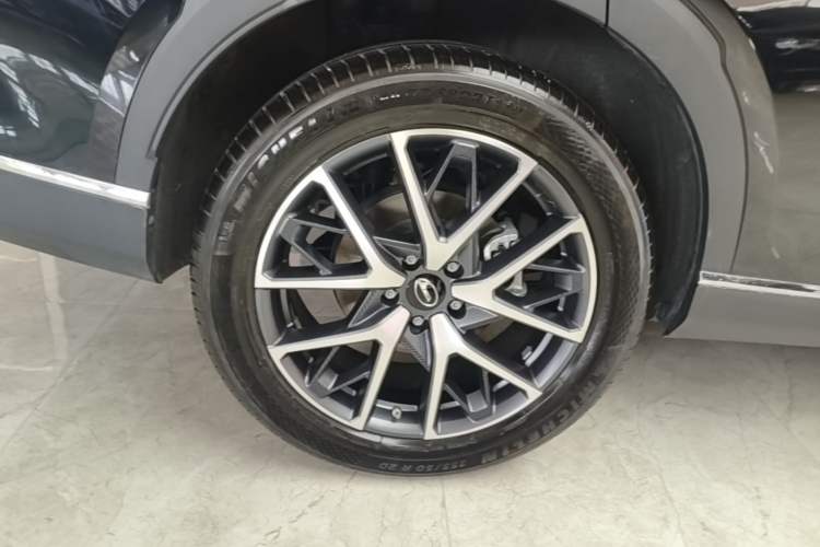 Used GAC Trumpchi GS8 2025 Linghang Series 2.0 TGDI Two-Wheel-Drive Luxury Edition 5 Seats Right Rear Wheel Hub