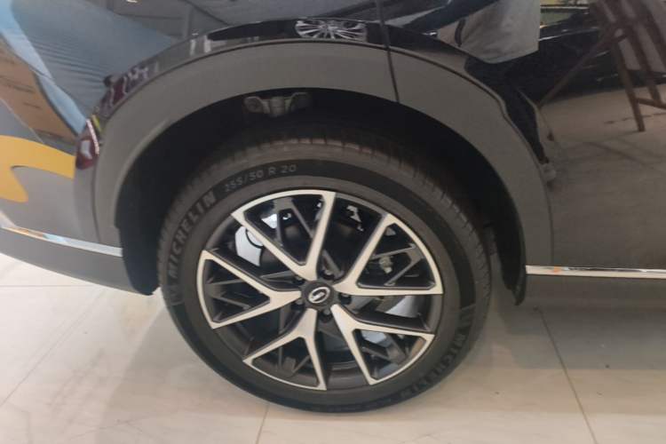 Used GAC Trumpchi GS8 2025 Linghang Series 2.0 TGDI Two-Wheel-Drive Luxury Edition 5 Seats Right Rear Wheel Hub