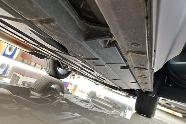 Used GAC Trumpchi GS8 2025 Linghang Series 2.0 TGDI Two-Wheel-Drive Luxury Edition 5 Seats Right Side Sill